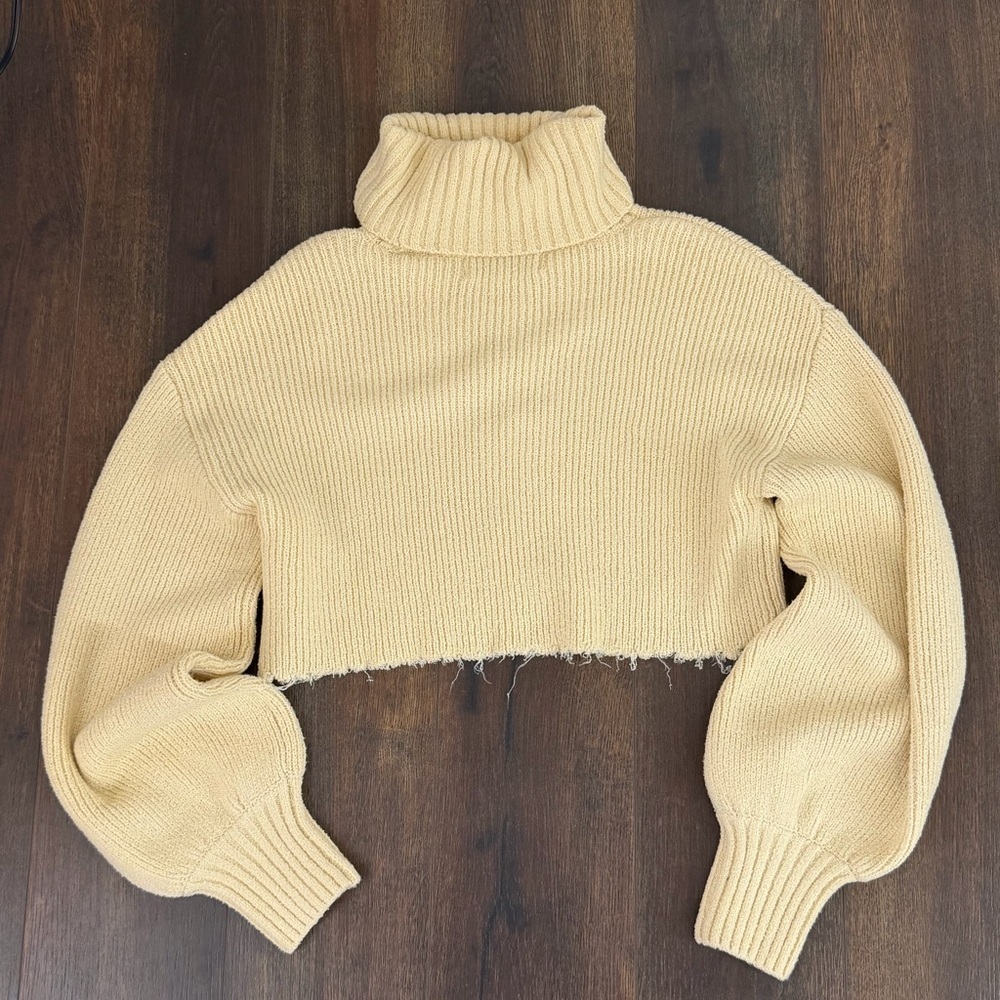 L'Academie Lucia Cropped Turtleneck Sweater Cream Size XS - Picture 2 of 8